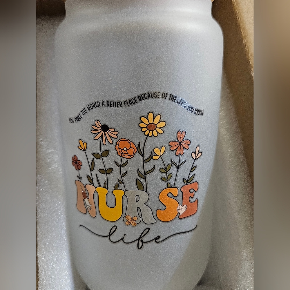 20oz Can Glass Floral Nurse Life Tumbler New In Box With Straw And Cleaner
